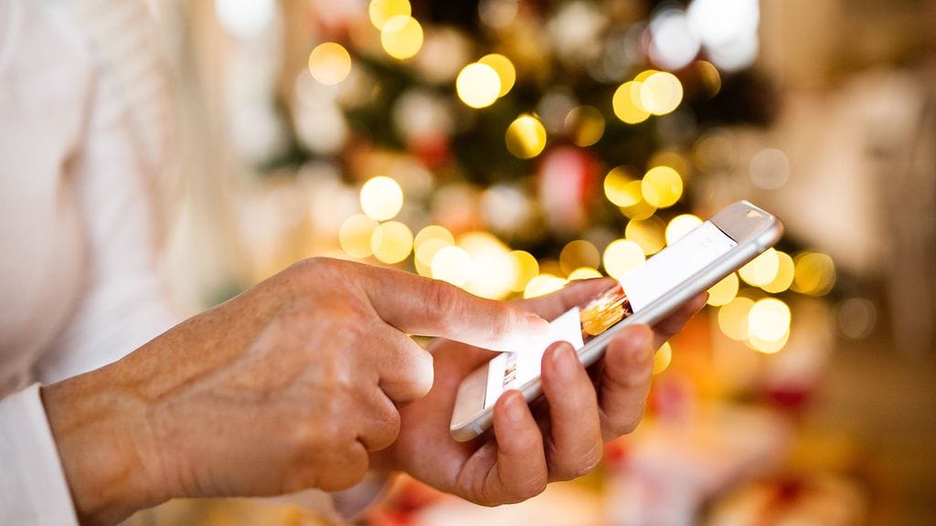 Puhelimen käyttö on hyvä taata ennen käyttöä. Kuvituskuva.