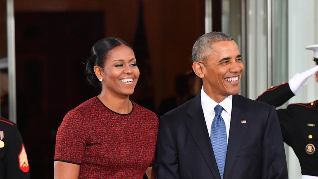 Michelle ja Barack Obama esitettiin apinoina Donald Trumpin jakamassa videossa.