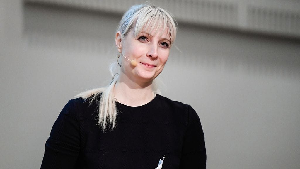 Laura Huhtasaari kommentoi ulkonäköpaineita Heikelä syndroomassa.