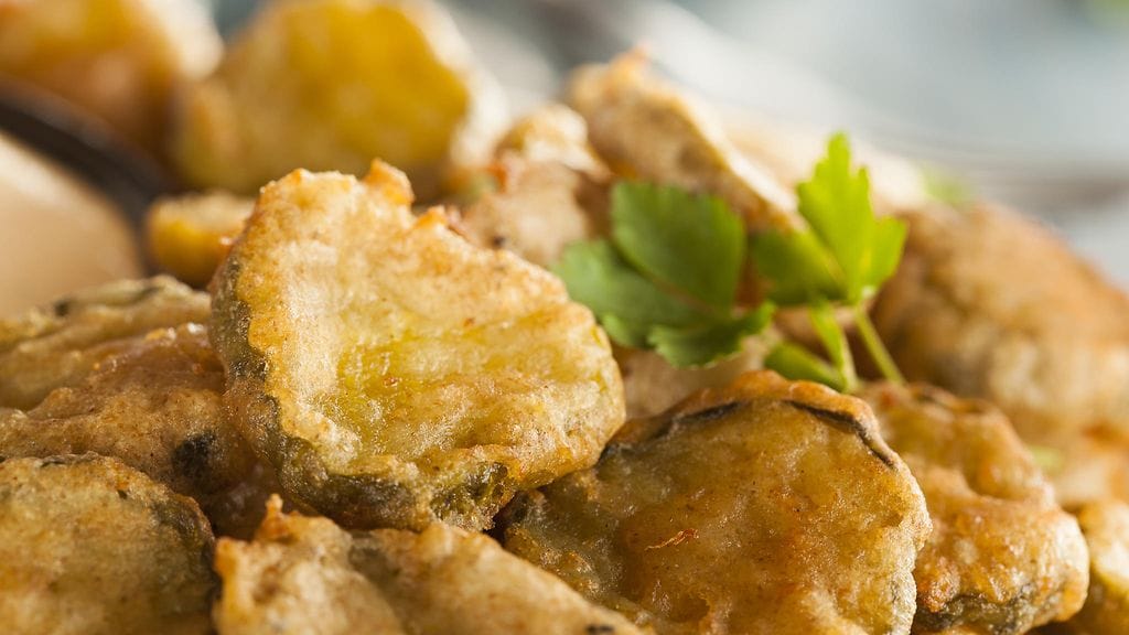 Uppopaistetut suolakurkut ovat tämän hetken hittiruokaa.