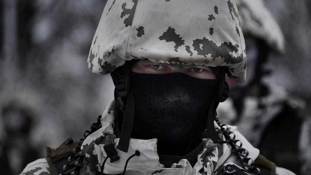 Kybervarusmiesten koulutusta aiotaan lisätä Suomessa lähivuosina merkittävästi. Kuvituskuva.