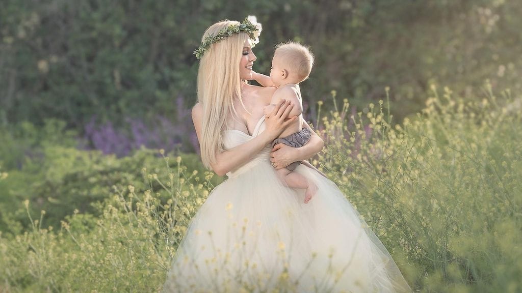 Heidi Montag upeissa kuvissa poikansa kanssa.