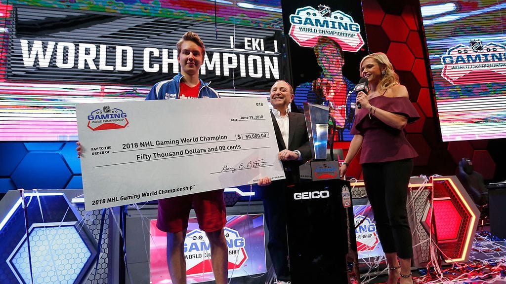 Erik Tammenpää voitti kesäkuussa Las Vegasissa NHL-pelin maailmanmestaruuden.