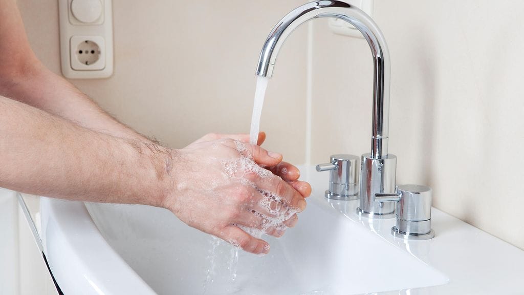 Testihenkilöistä lähes yksikään ei osannut pestä käsiään oikealla tavalla. Kuvituskuva.