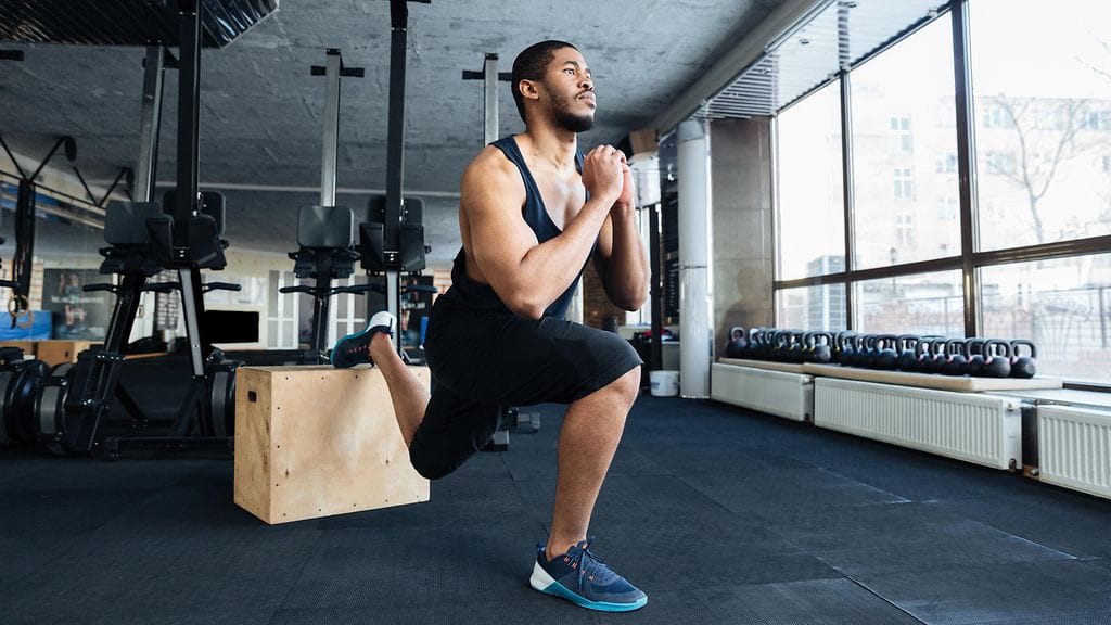 Jatka liikesarjojen toistamista vuorotellen, kunnes kolme minuuttia on kulunut – siinäpä helppo treeni!