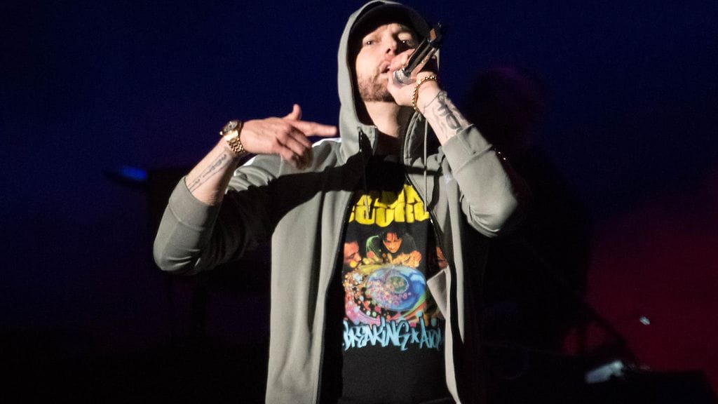 Eminem julkaisi yllättäen uuden levyn.