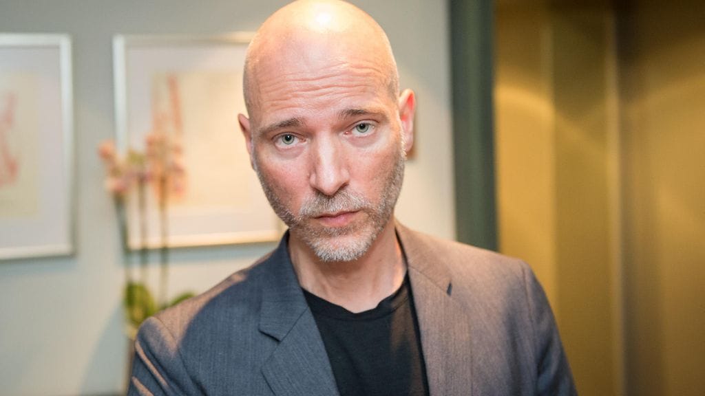 Aku Louhimies on vastaisuudessa sotilasarvoltaan kapteeni.