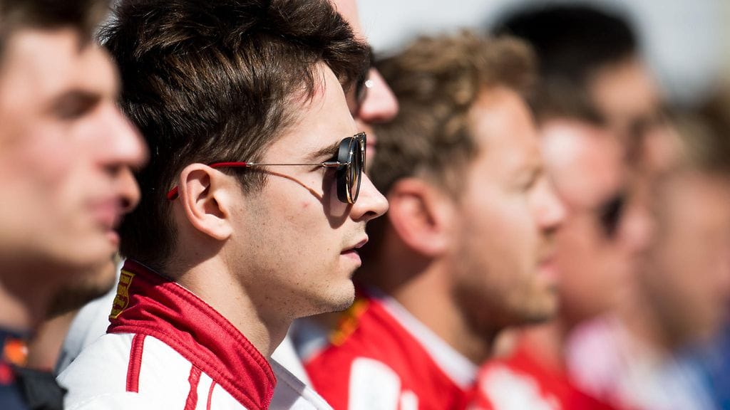 Charles Leclerc ei aio ottaa paineita Ferrarilla, vaikka tallikaverina on Sebastian Vettel.