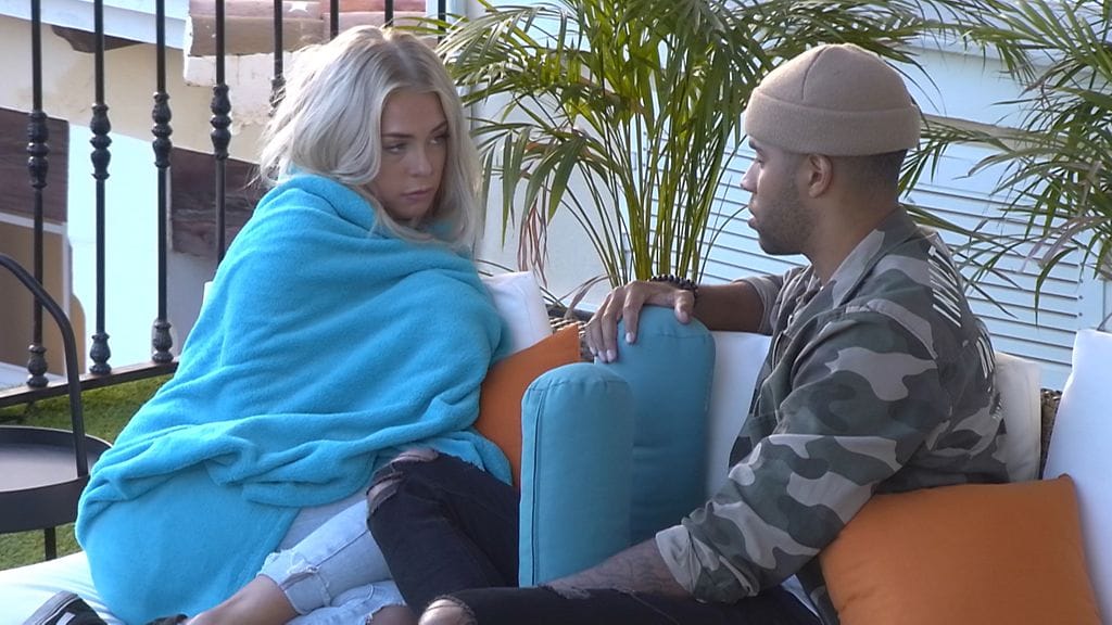 Jeffreyn ja Auran suhde on on ylä- ja alamäkeä.