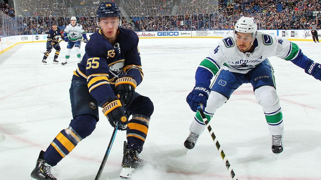 Rasmus Ristolainen nuohosi väkevästi Vancouver Canucksia vastaan.