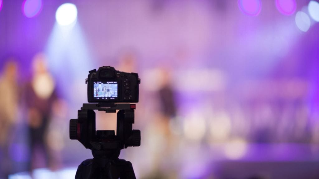 Hääkuvaajan palkkaaminen on yleensä iloinen asia: ammattilainen tuottaa hääpäivästä kasan kauniita muistoja, joita voi vaalia ikuisesti.