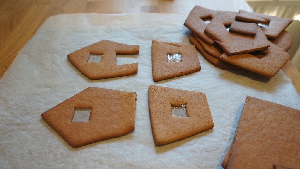 PiparkakkutaloIKKUNA1