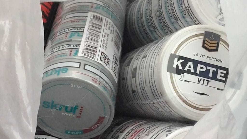 Hallitus esittää kiristystä muun muassa nuuskan tuomiselle Ruotsista.