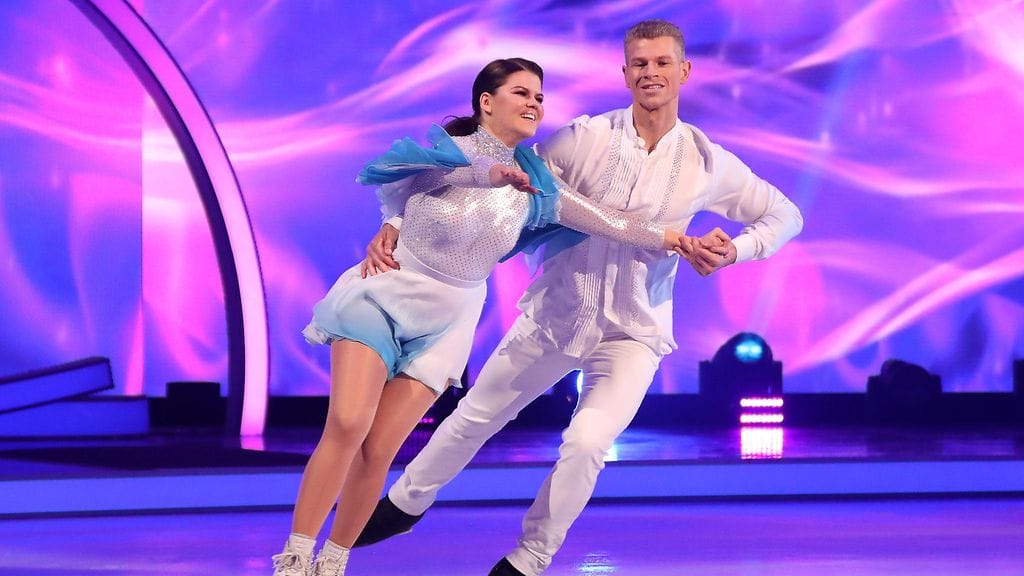 saara aalto dancing on ice (5)