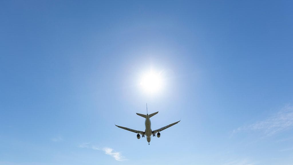 Traficom varautuu ilmailujärjestelmään kohdistuviin uhkiin. Kuvituskuvassa lentokone.