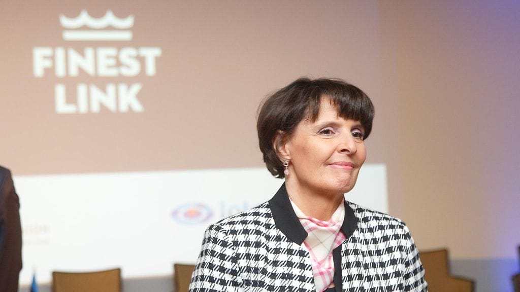 Liikenneministeri Anne Berner (kesk.) on ollut mukana Tallinnan tunnelin virkamiesprojektissa.