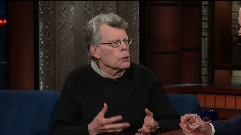 Stephen King vieraili Stephen Colbertin talk show'ssa toukokuussa 2018.