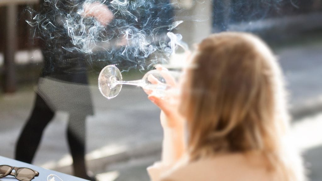 Passiivinen tupakointi on terveysriski.