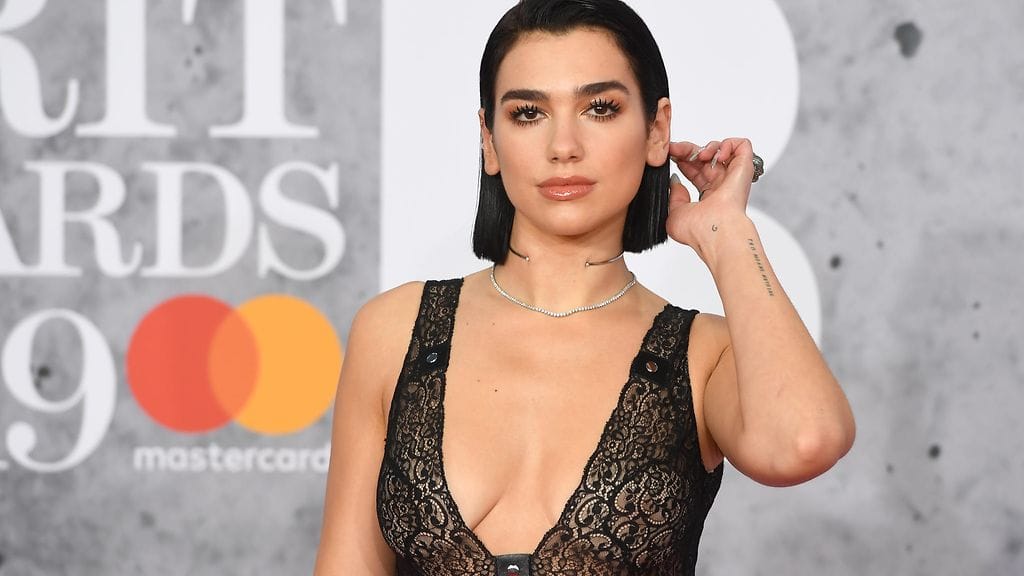 Dua Lipa matkusti Suomen Lappiin.