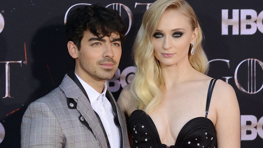 Muusikko Joe Jonas on hakenut 5. syyskuuta avioeroa näyttelijä Sophie Turnerista.