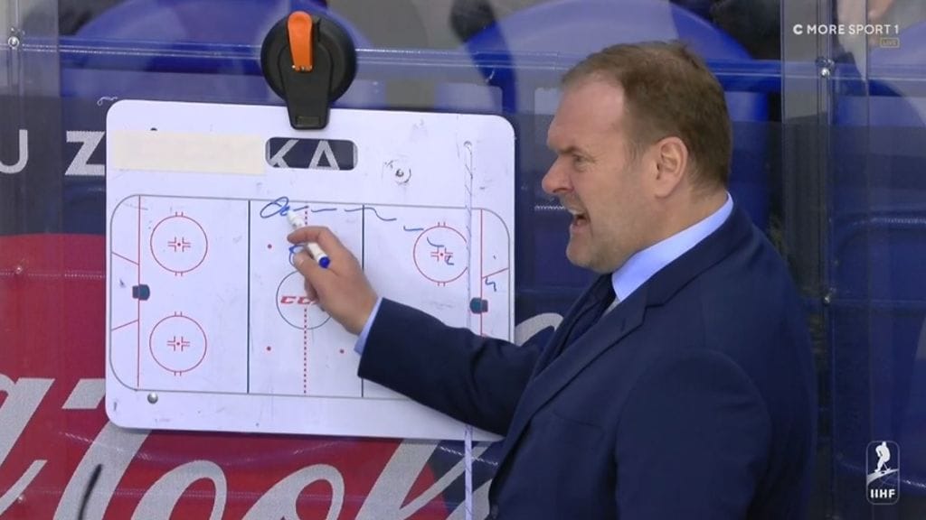 Heinz Ehlers piirtelee.