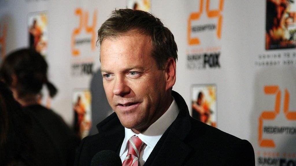 Kiefer Sutherland nähdään musisoimassa Suvilahdessa.