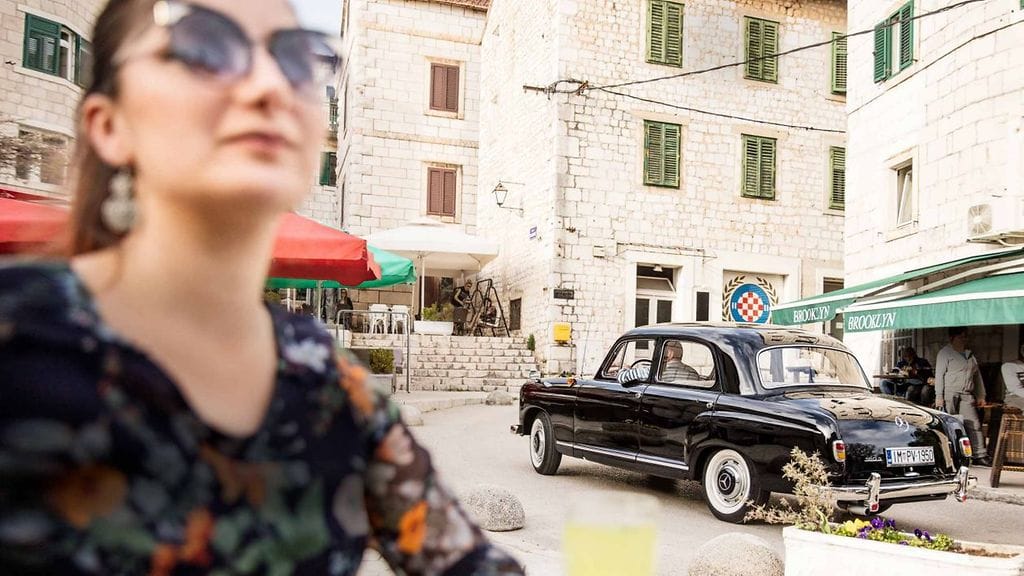 Hienosti pidetyt klassikko-Mersut ovat kaikkea muuta kuin harvinainen näky kroatialaisen Imotskin kaduilla.