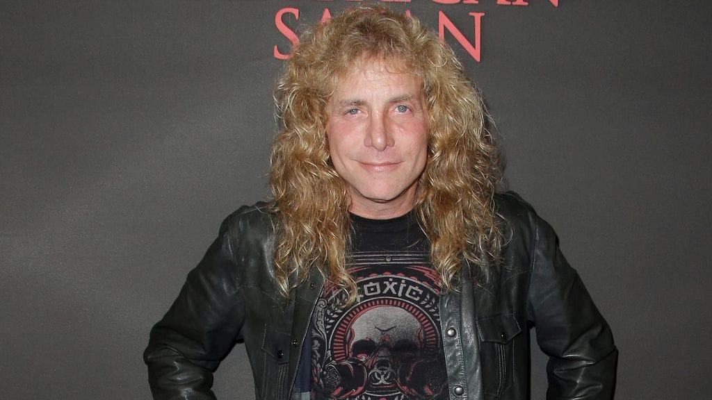 Steven Adler on TMZ-lehden mukaan kiidätetty torstaina sairaalaan.