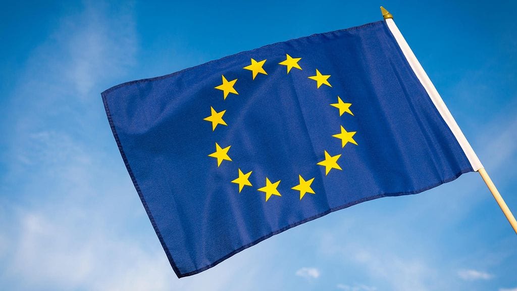 EU:n asettamien pakotteiden taustalla ovat ihmisoikeusrikkomusten lisäksi demokratian heikentäminen.