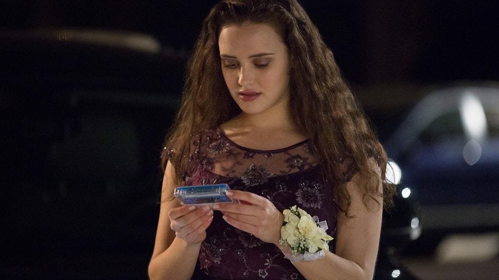 Hannahin (Katherine Langford) graafinen itsemurha päätettiin poistaa sarjasta.