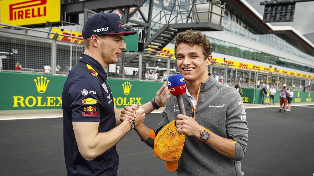 Red Bullin Max Verstappen ja McLarenin Lando Norris osallistuvat omalla tiimillään virtuaaliseen 24 tunnin ajoon.