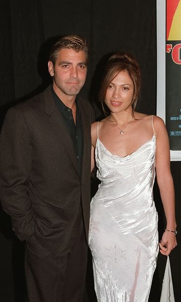Jennifer Lopez ja George Clooney Mieletön juttu -elokuvan ensi-illassa 1998