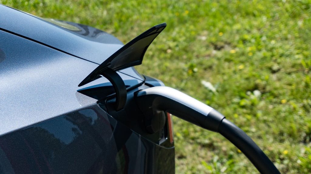 Sähköautoilija töpeksi Floridassa.