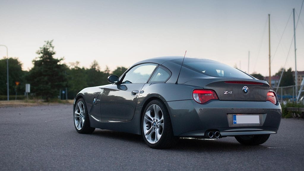 Auton myyminen itse voi olla työlästä, mutta autosta saa siten yleensä paremman hinnan.