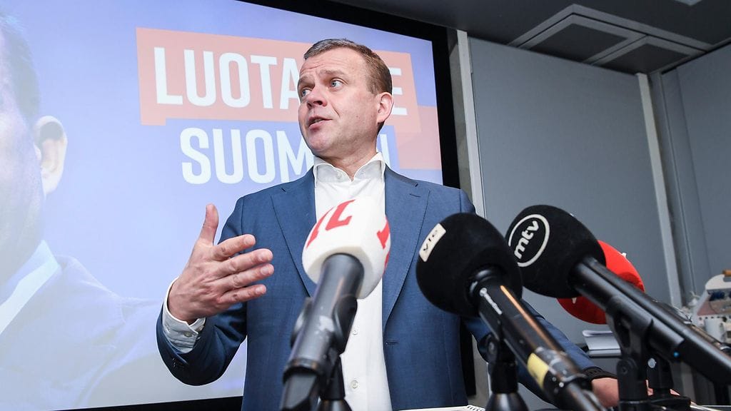 Kokoomuksen puheenjohtaja Petteri Orpo ihmetteli pääministeri Antti Rinteen (sd.) avausta Postin palveluiden kytkemisestä sote-uudistukseen.