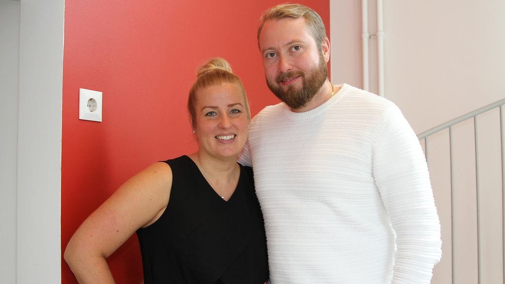 Ensitreffit alttarilla -ohjelmassa naimisiin menneet Tiina ja Samuel Svahnström ovat juuri muuttaneet.