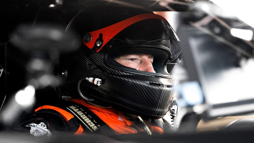 Bugatti Chiron rikkoi tuotantoautojen nopeusennätyksen Andy Wallacen käsittelyssä.