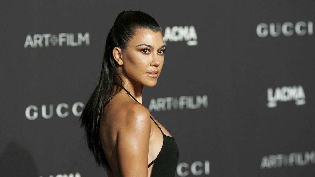Kourtney Kardashian pääsi pulahtamaan jääkylmään veteen Suomen-vierailullaan.