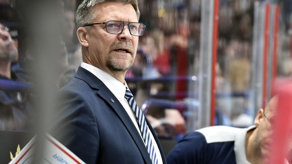 Jukka Jalonen ihmetteli Leijonien ja Ruotsin pelin erikoista saagaa.