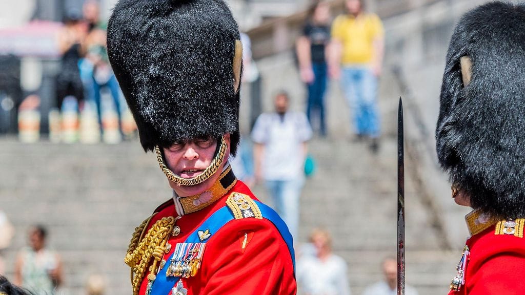 Yorkin herttua prinssi Andrew sotilasparaatin harjoituksissa.