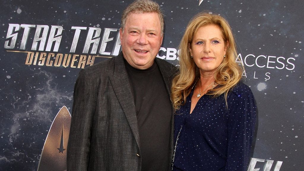 Legendaarisen Star Trek -sarjan tähti William Shatner eroaa 18 avioliittovuoden jälkeen.