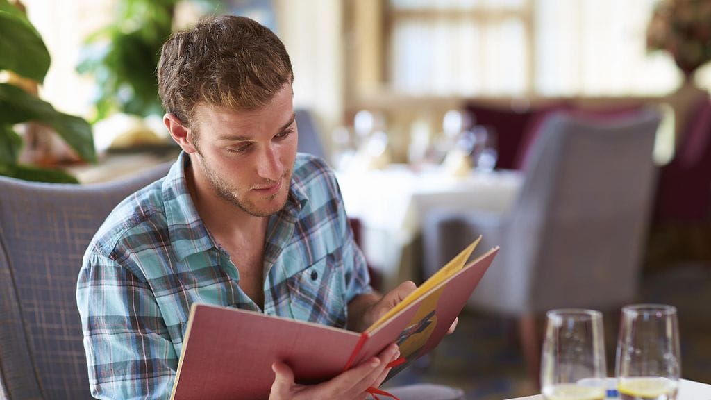 Tom's Dinerissa lisukeosio kannattaa lukea tarkkaan! Kuvituskuva.