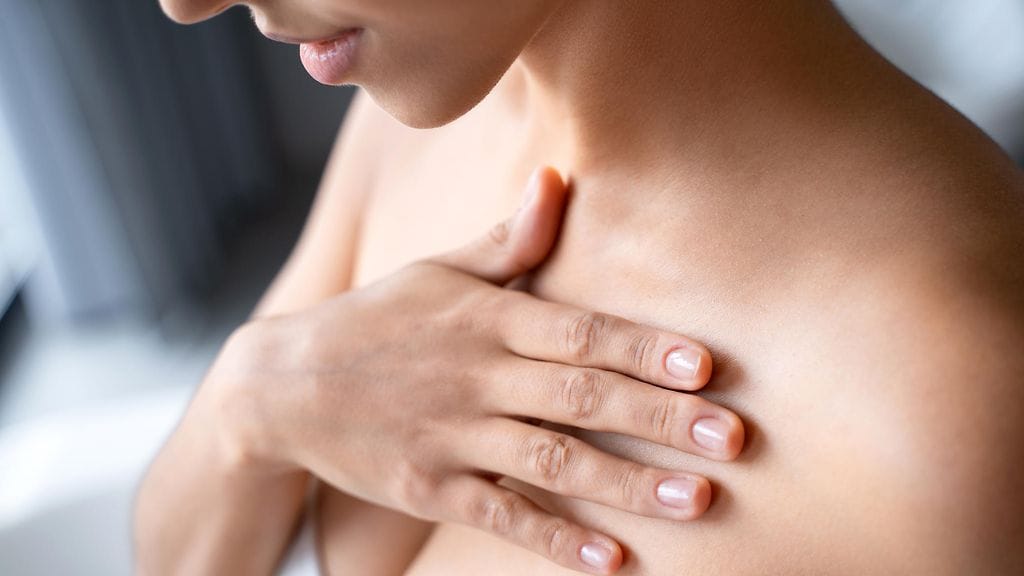 "Kyse on useimmilla naisilla siitä, että ei koe omaa oloa mukavaksi ja turvalliseksi alastomana