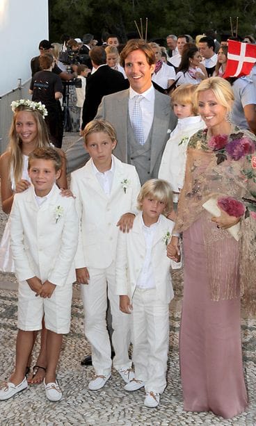 Kreikan kruununprinssi Pavlos perheineen