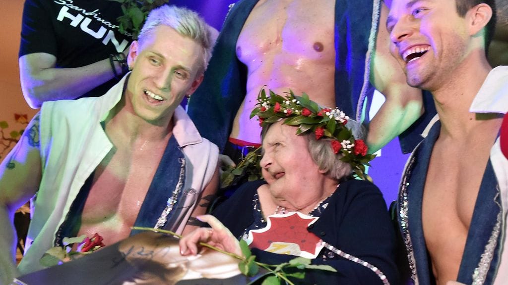 Hunksit palvelutalossa Lehtikuva (2)