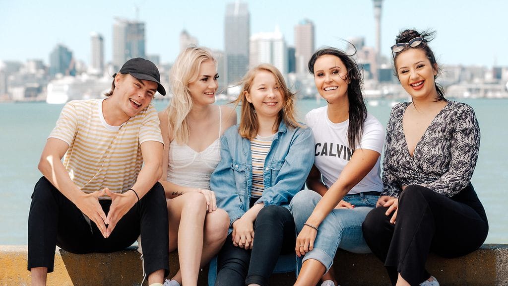 Ohjelman seitsemännellä kaudella au pairit matkustavat Uuteen-Seelantiin.