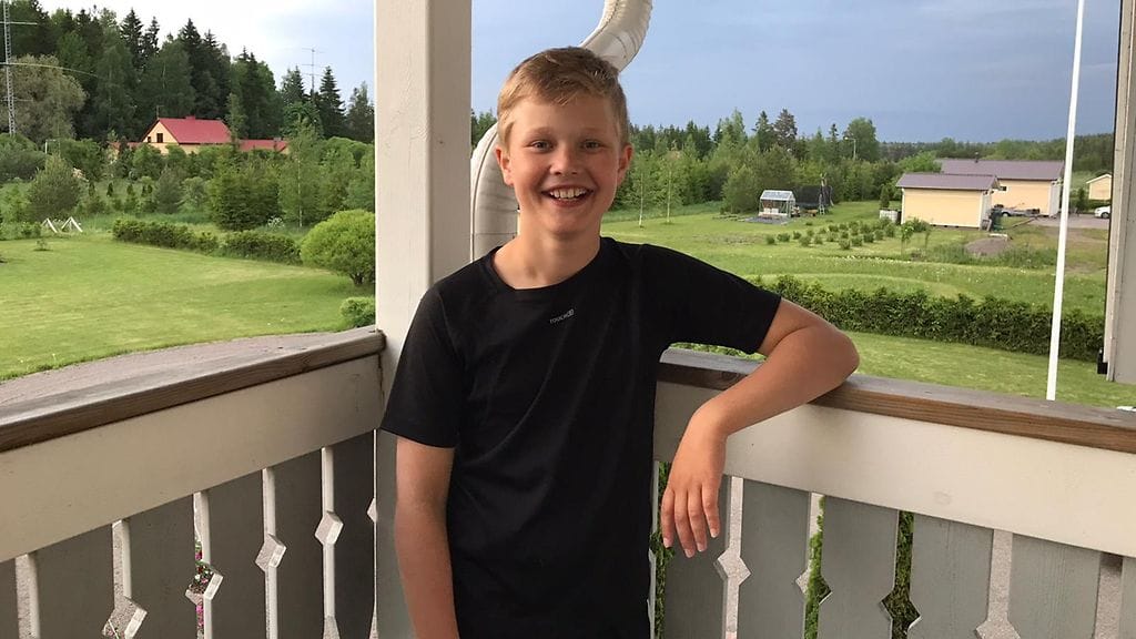 Leo Ampuja parvekkeella