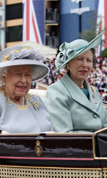 Kuningatar Elisabet ja prinsessa Anne