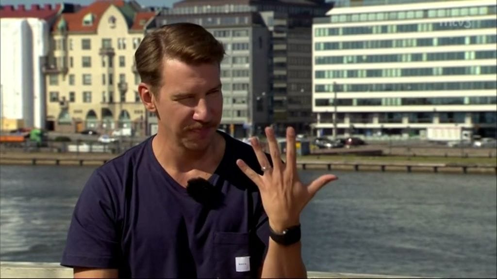 Aku Hirviniemi kihlat Kesäterassi