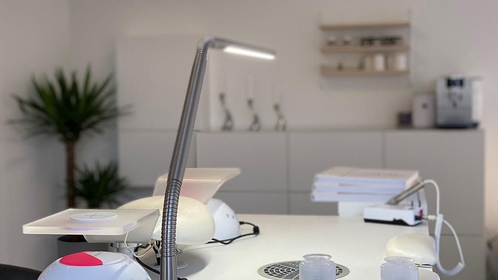 Kalle Mäkelä kynsistudio